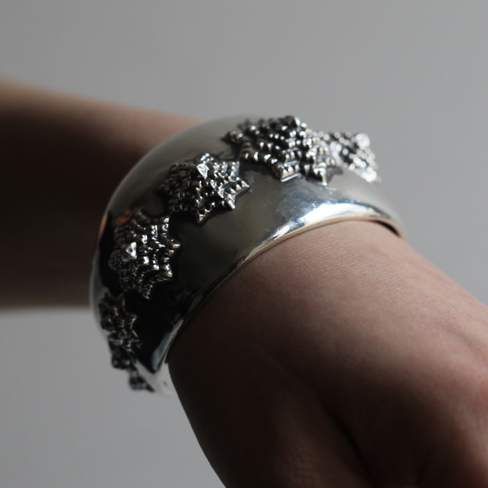 【お取り寄せ注文可能】Flower E Bangle(SILVER)