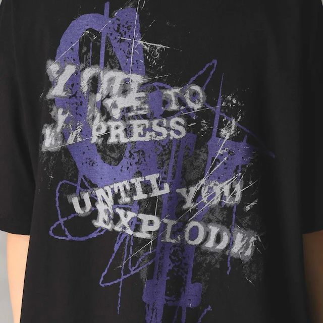 【残り一点】メッセージグラフィックカットソー