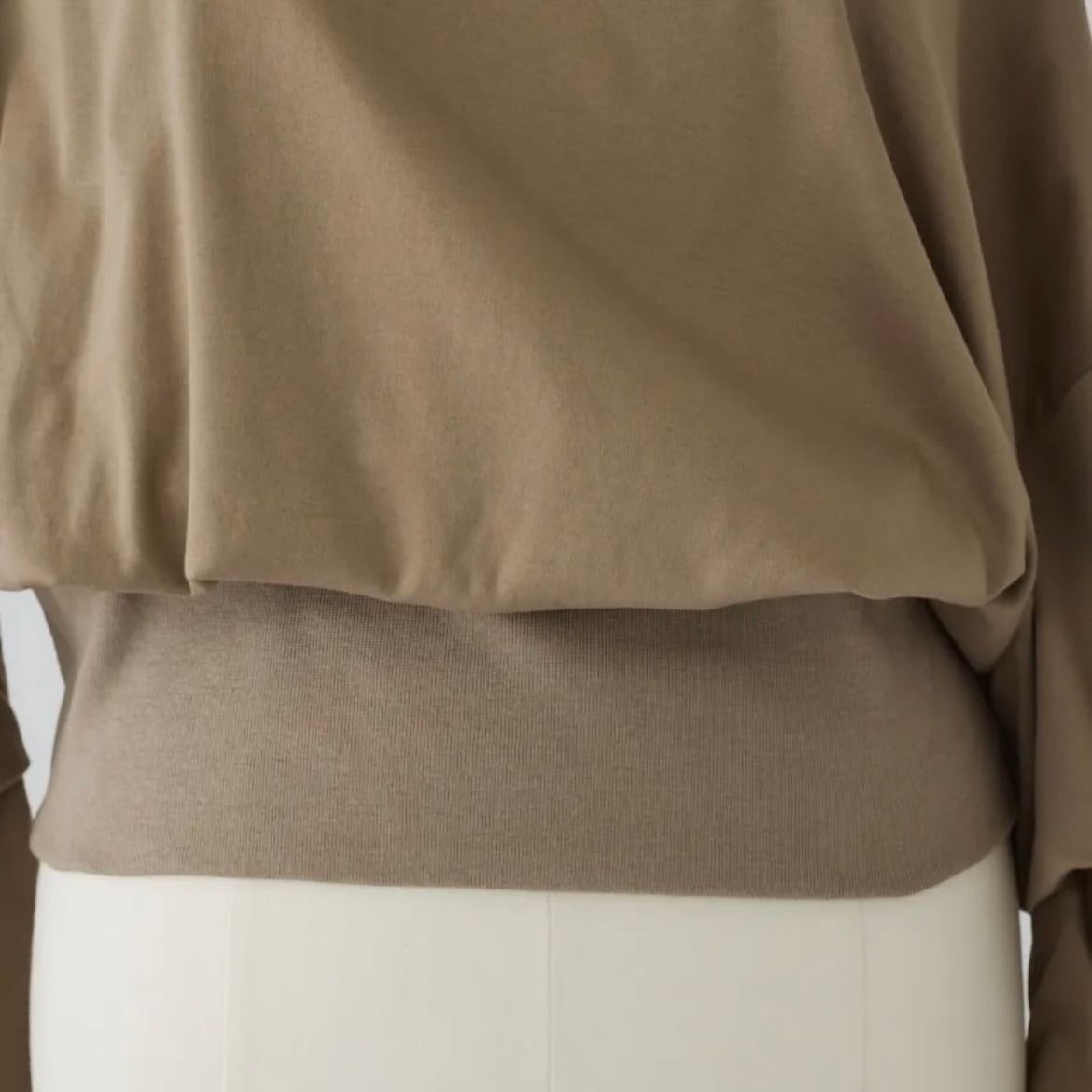 【残り一点】Sleeve Tuck Cut Tops