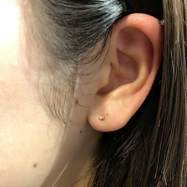 【お取り寄せ注文可能】K18 Triangle Dia Pierce(GOLD)