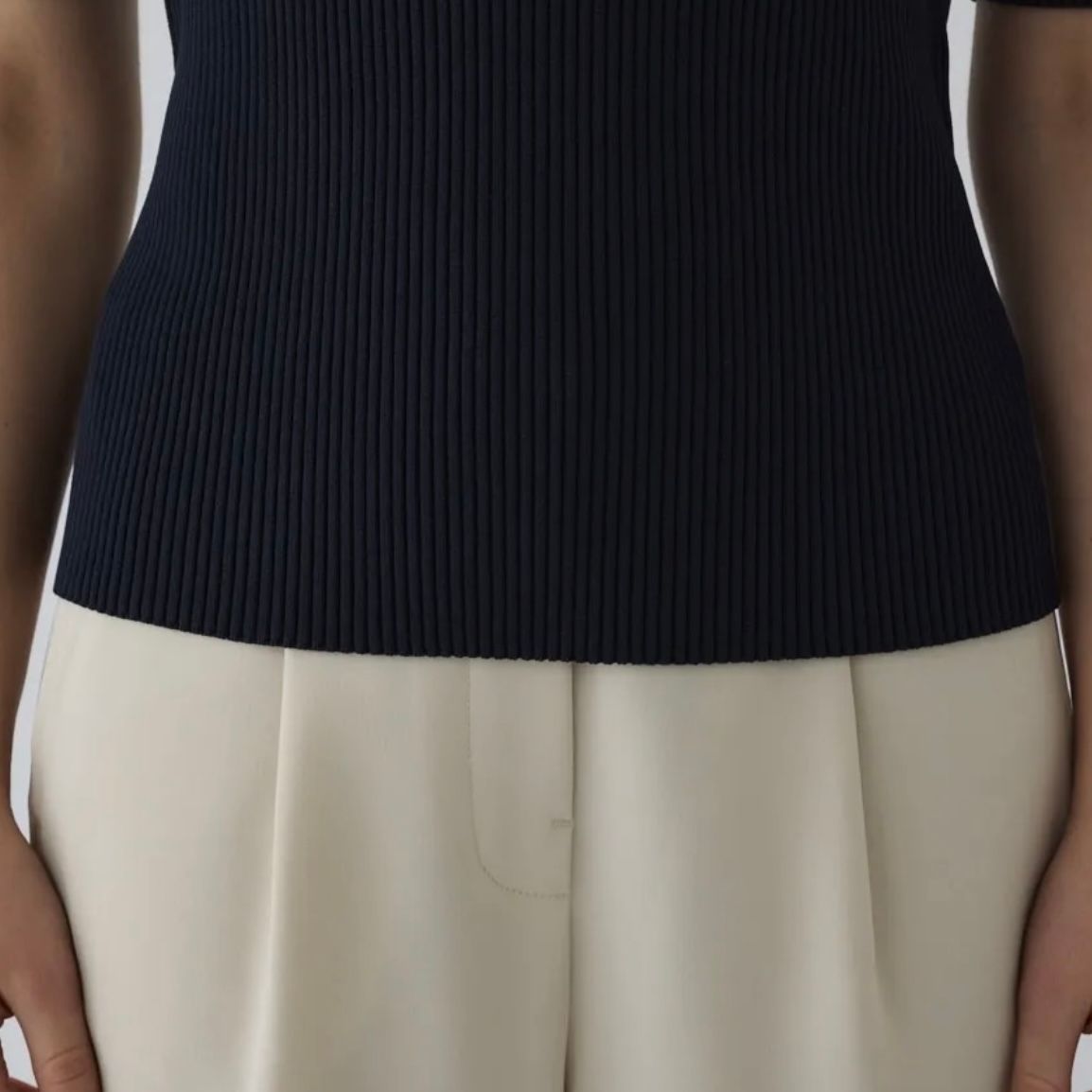 【残り一点】Compact Knit Tops