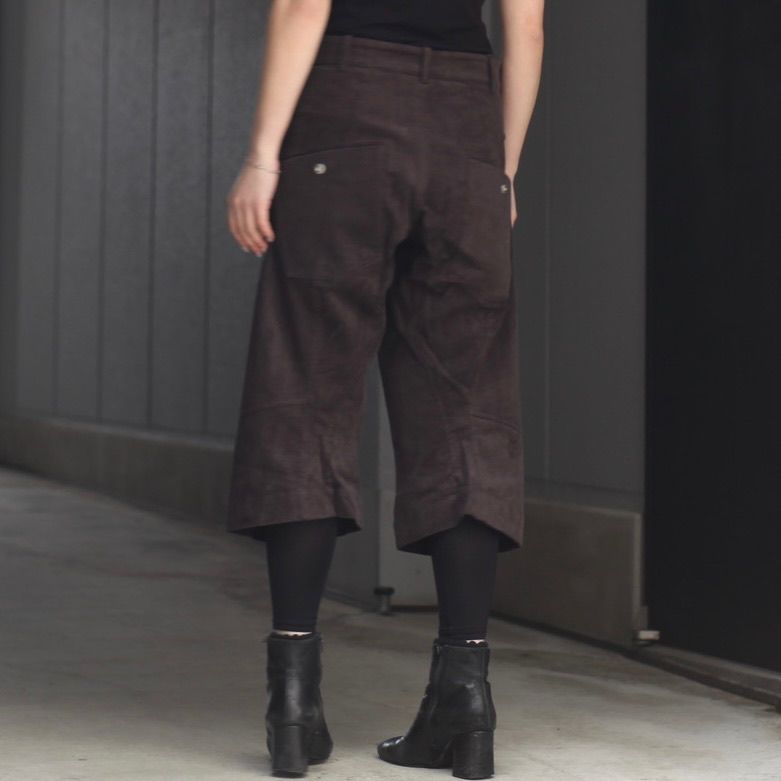 【残り一点】Knee Darted Flare Shorts