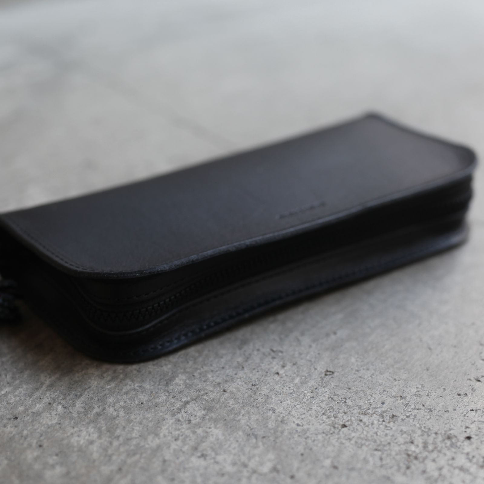 【再販売通知受付可能】Zip Pen Case(BLACK)