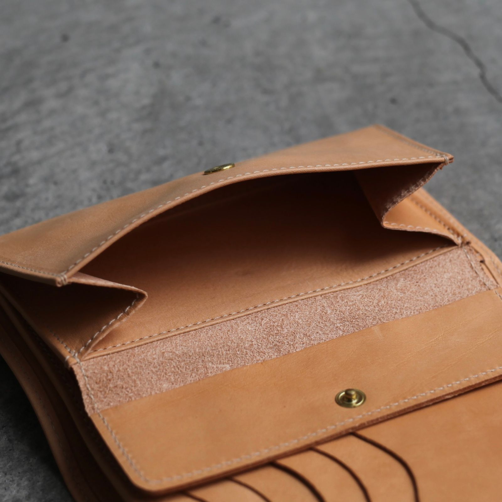 【残り一点】ミディアムウォレット