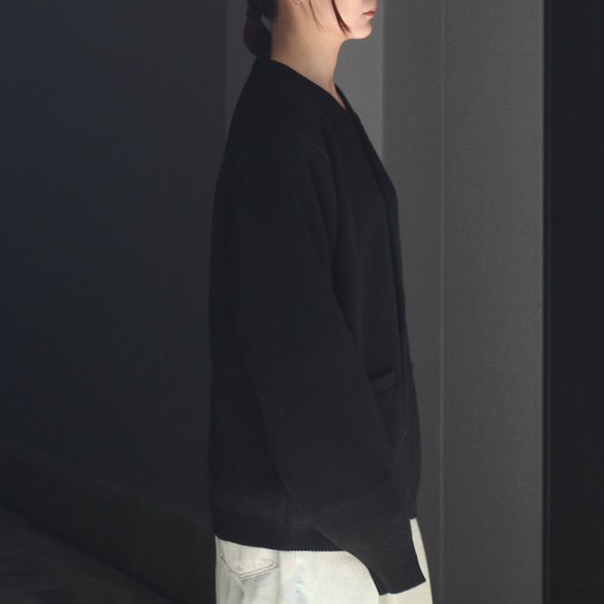 【残りわずか】Extra Fine Wool Knit Crew Neck Cardigan