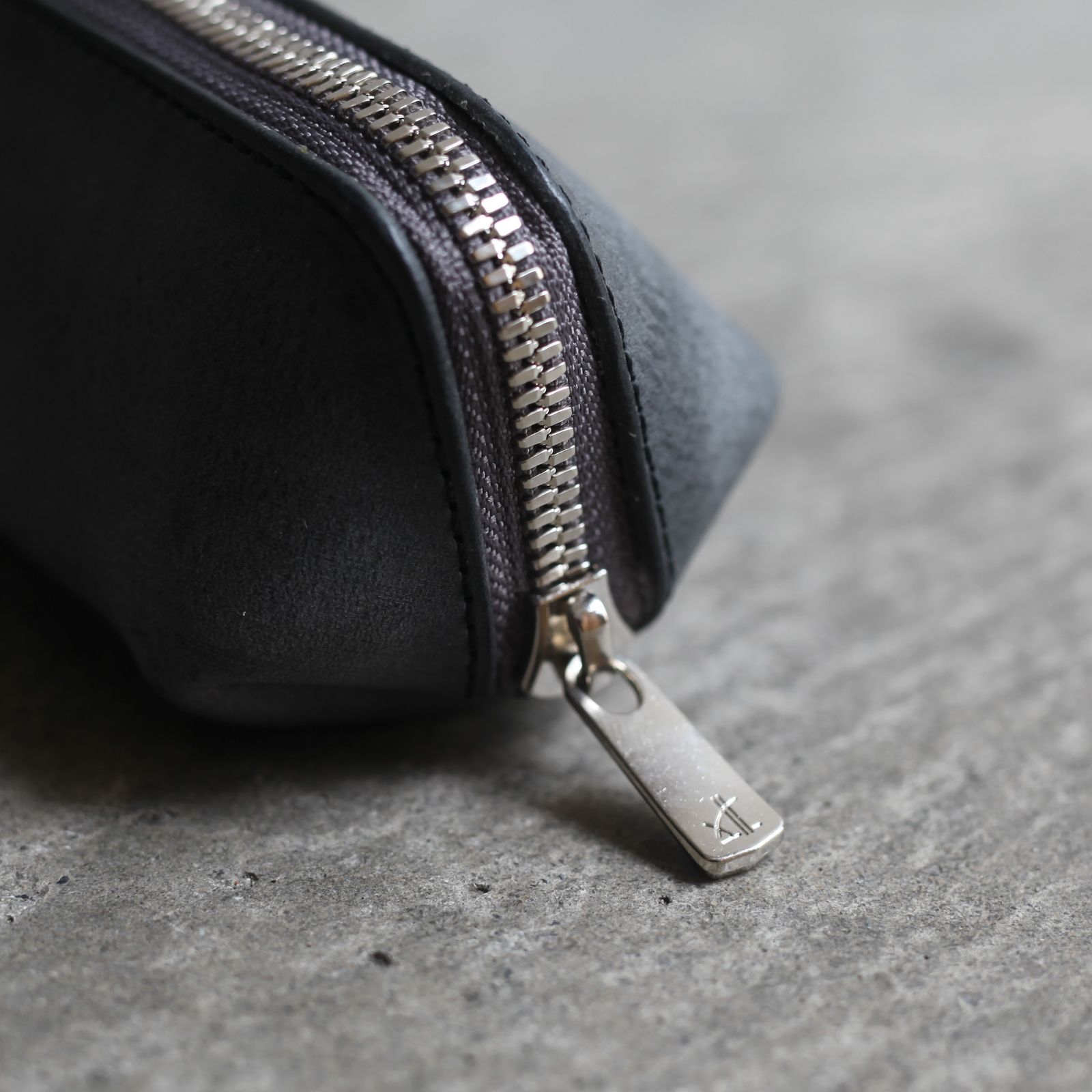 【残りわずか】Lean Pen Case(BLACK)