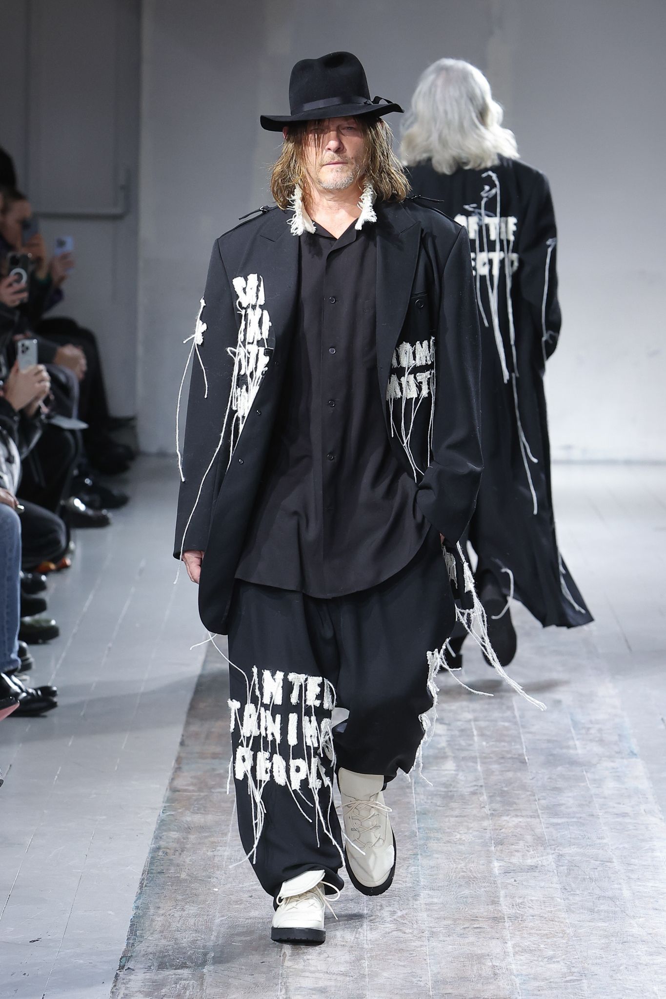 SPRING / SUMMER 2024 | Yohji Yamamoto (ヨウジヤマモト