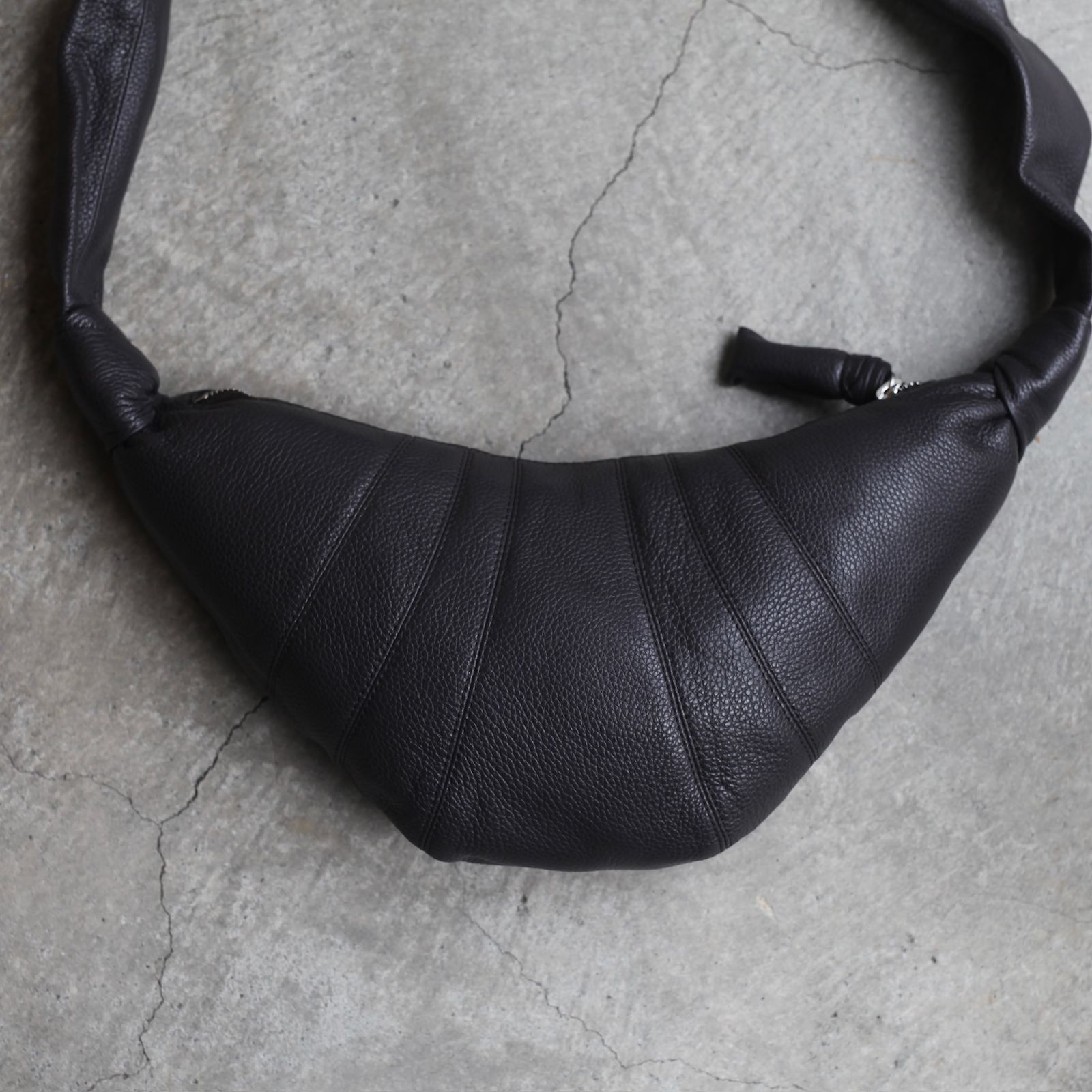 LEMAIRE - 【残りわずか】Small Croissant Bag(COW LEATHER
