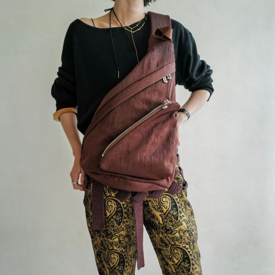 【残り一点】Annie Puffer Sling Bag(CERATO BRIGHT)