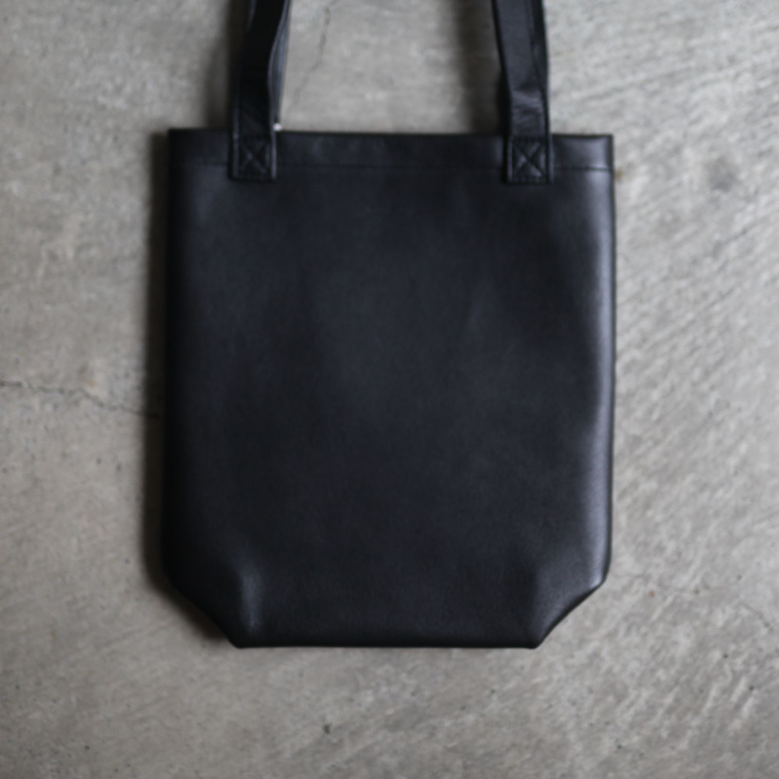 【再販売通知受付可能】Cow Bag_S(BLACK)