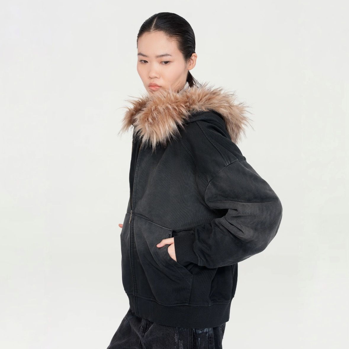【残り一点】Grey Washed Faux Fur-Trim Zip-Up Hoodie