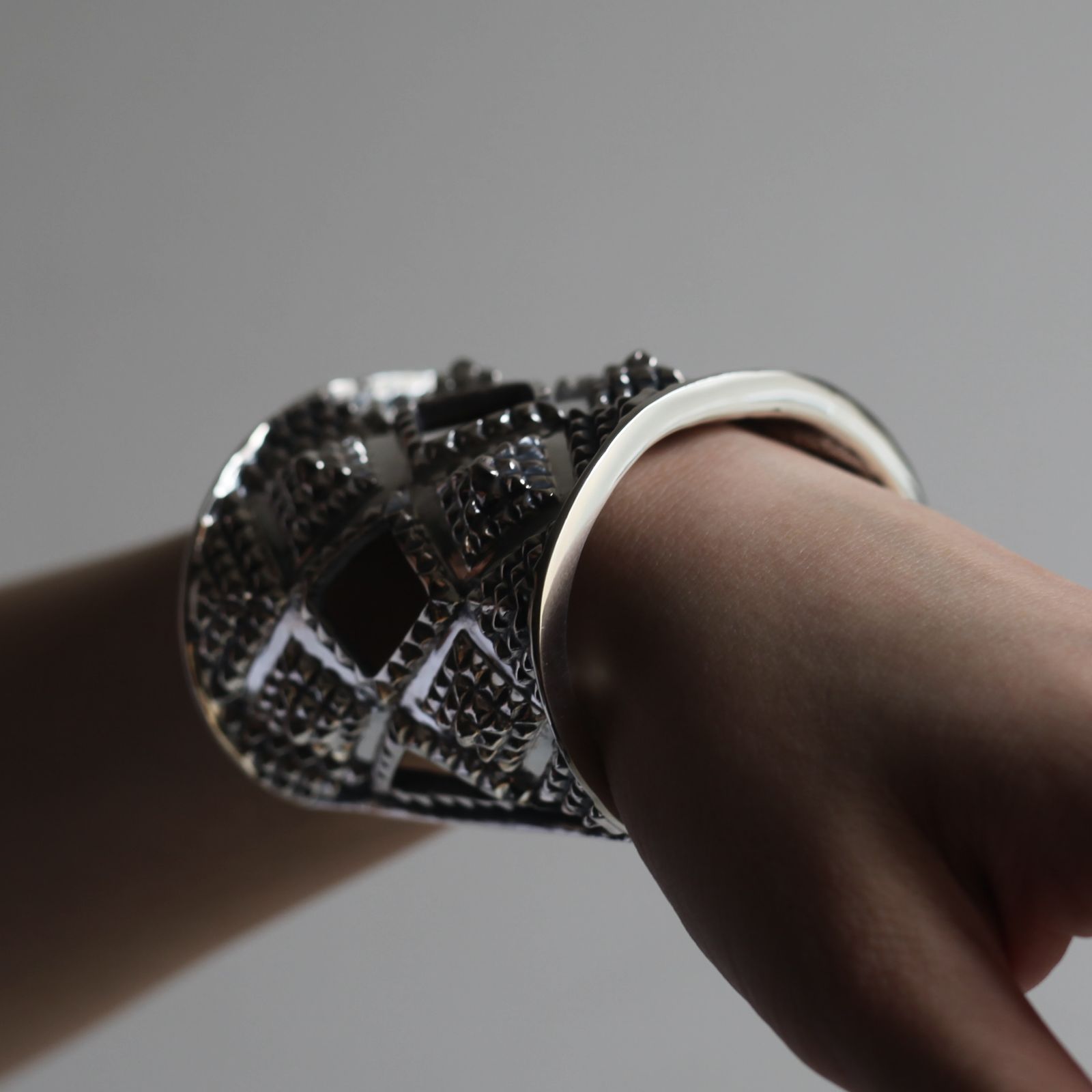 【お取り寄せ注文可能】Element Of Instinct 7 Bangle(SILVER)