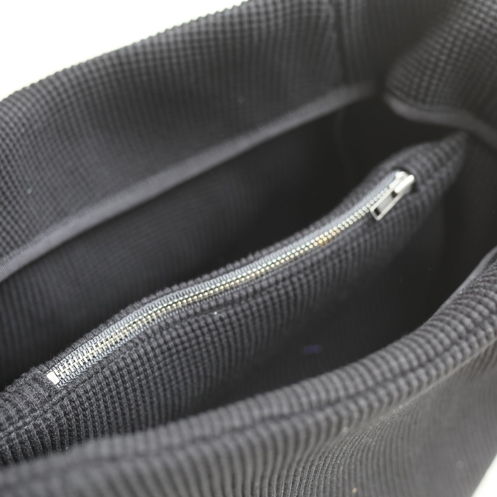 【お取り寄せ注文可能】Waffle Shoulder Bag