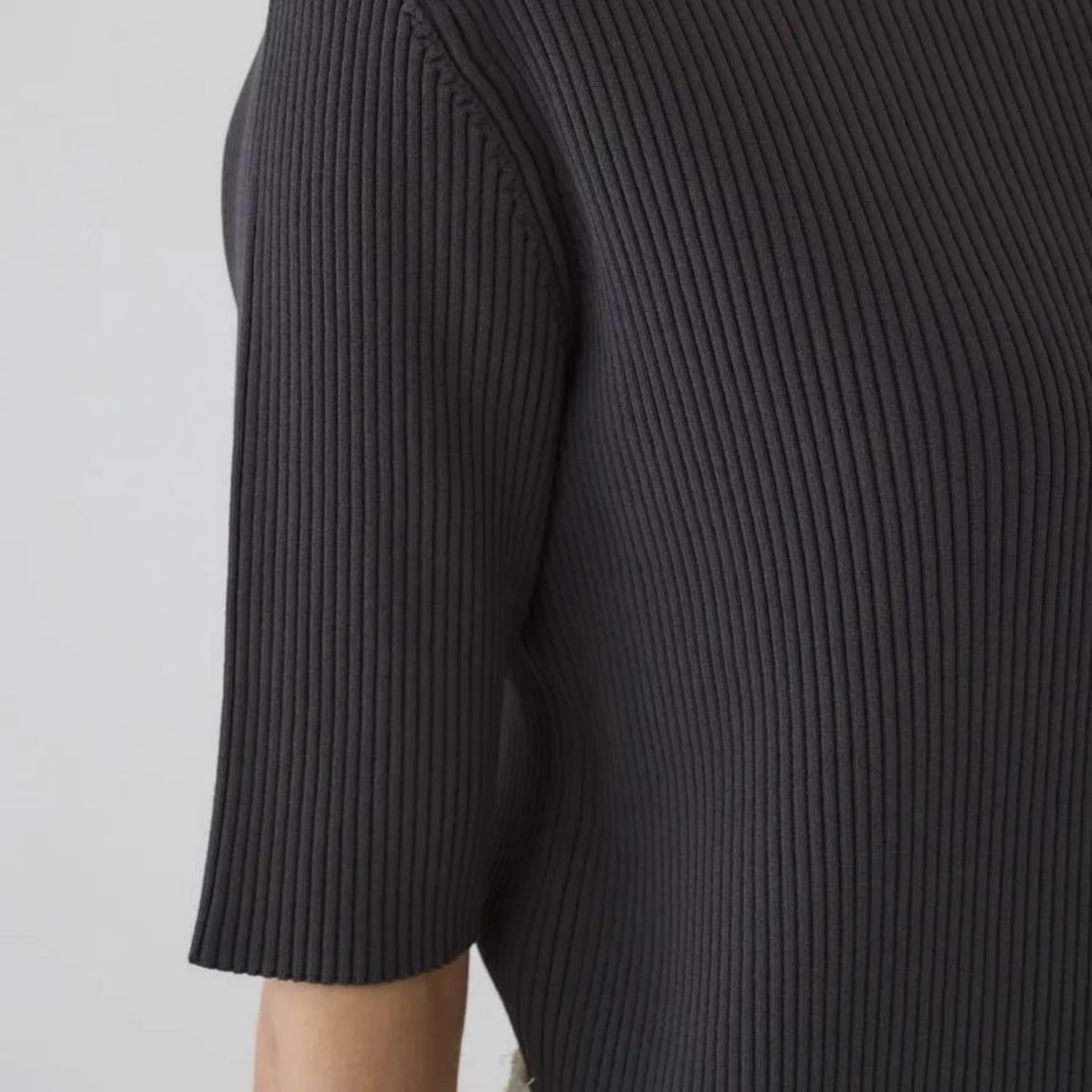 【残り一点】Compact Knit Tops