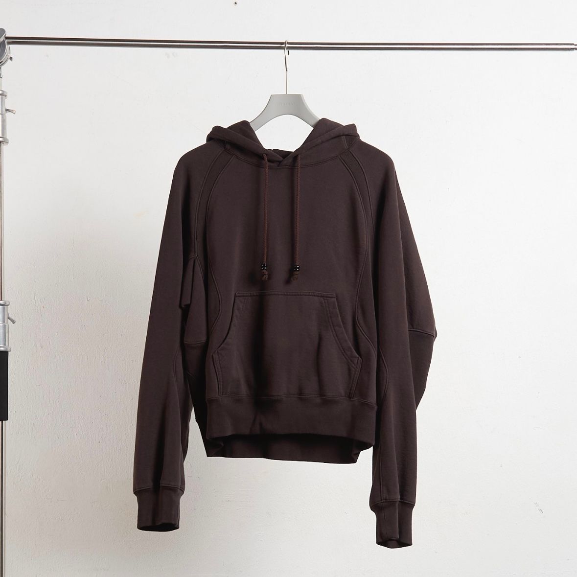 【残りわずか】Panelled Pullover Hoodie