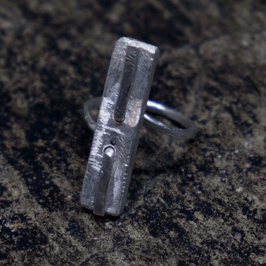 【お取り寄せ注文可能】U Shaped Pin Ring Square