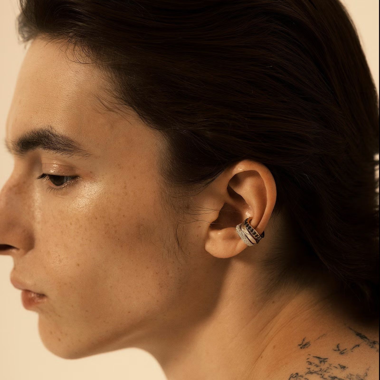 【お取り寄せ注文可能】Curved Eternity Ear Cuff
