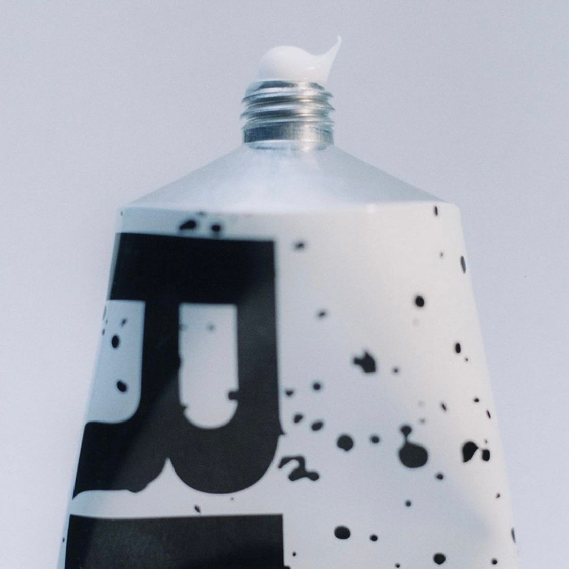 【残りわずか】Youth Preserve Hand And Nail Cream(MONOCHROME)