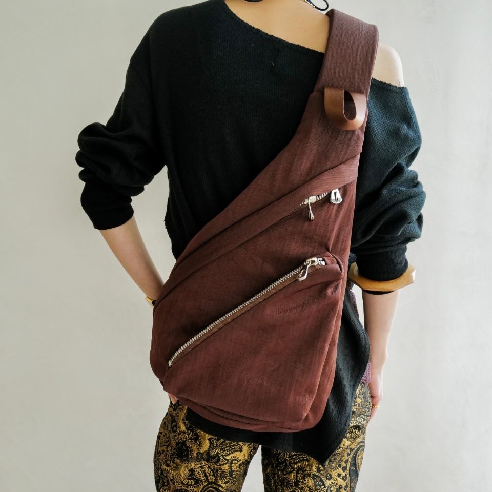【残り一点】Annie Puffer Sling Bag(CERATO BRIGHT)