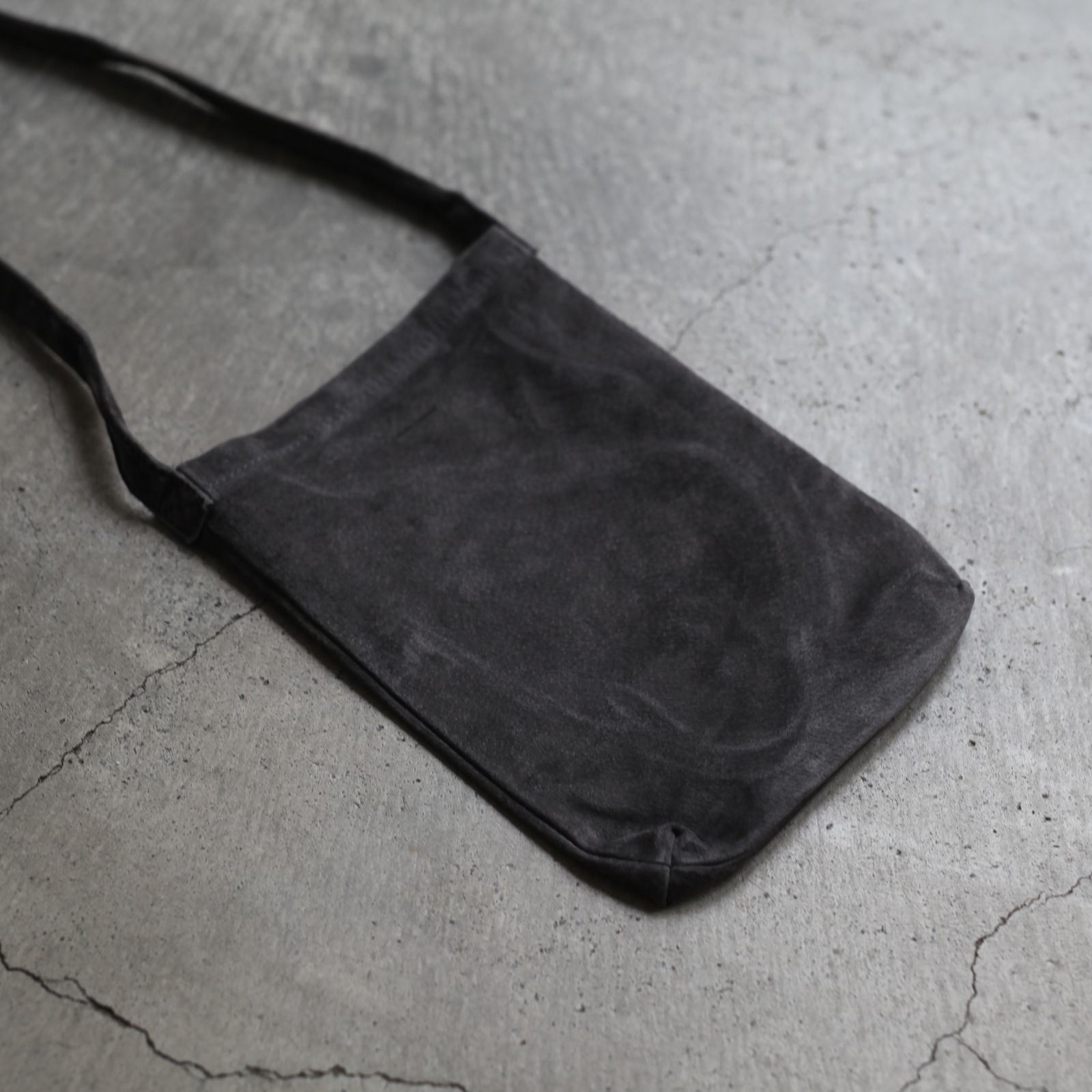 【残り一点】Pig Shoulder Small(DARK GRAY)