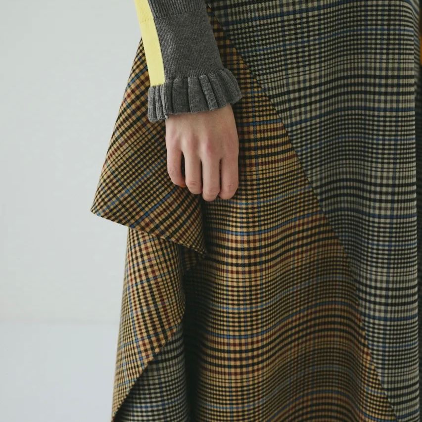 【残り一点】V Design Check Dress