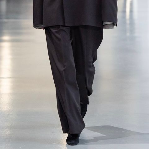 【残りわずか】Two Tuck Easy Trousers(2/60 WOOL GABARDINE)