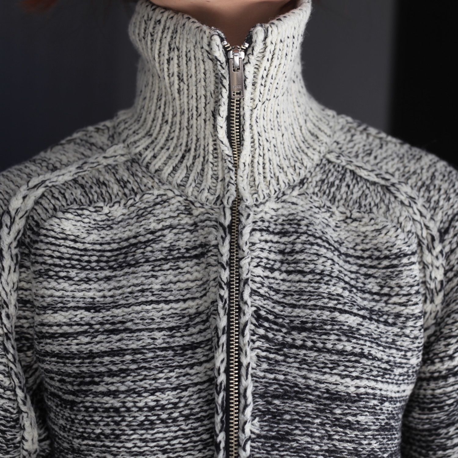 【残り一点】Gradation Front Zip Knit