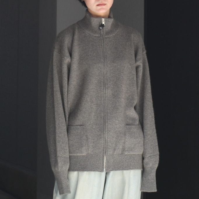 【再販売通知受付可能】Goldencash Zip Up Sweater