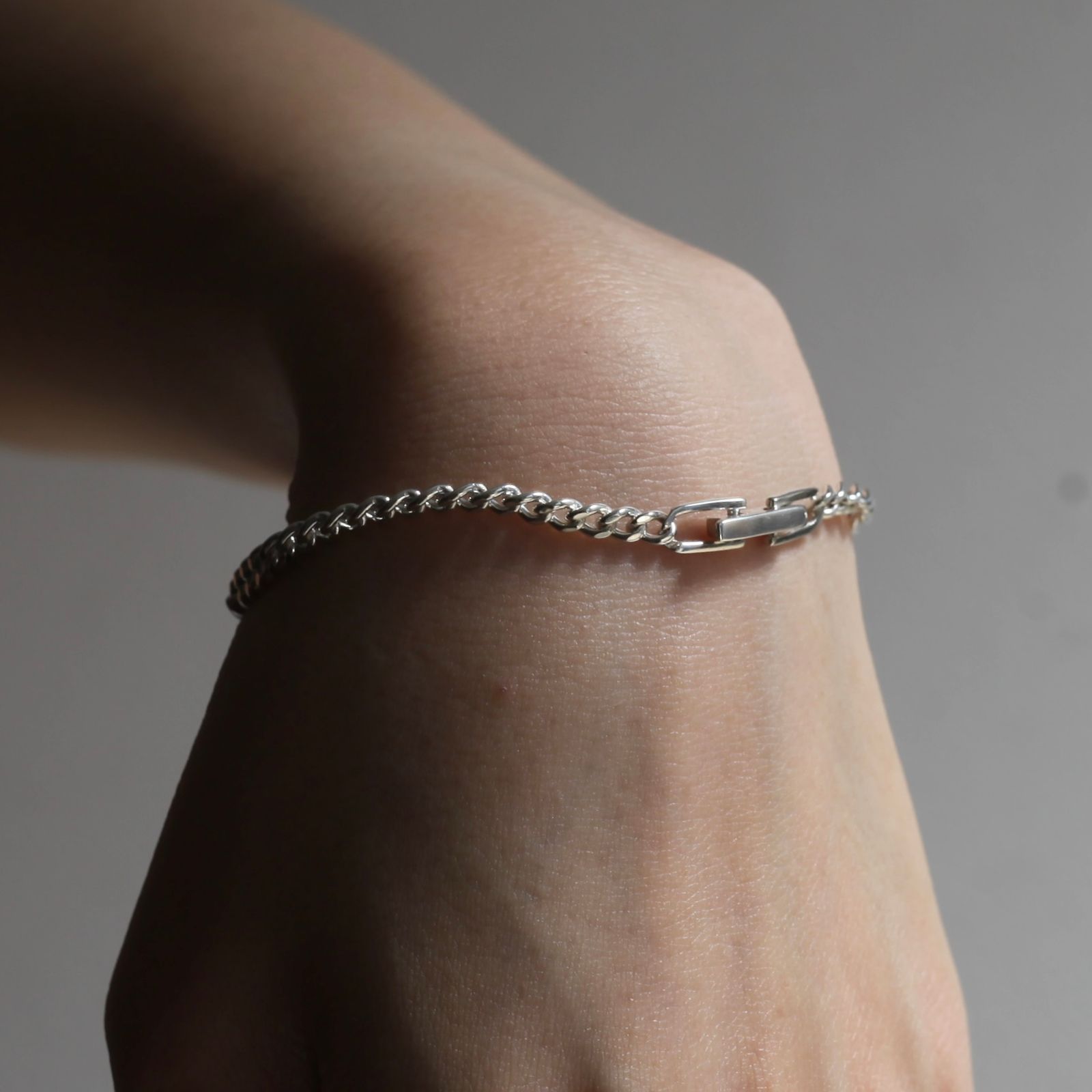 【残り一点】Horse Shoe Buckle Plate Curb Chain Bracelet