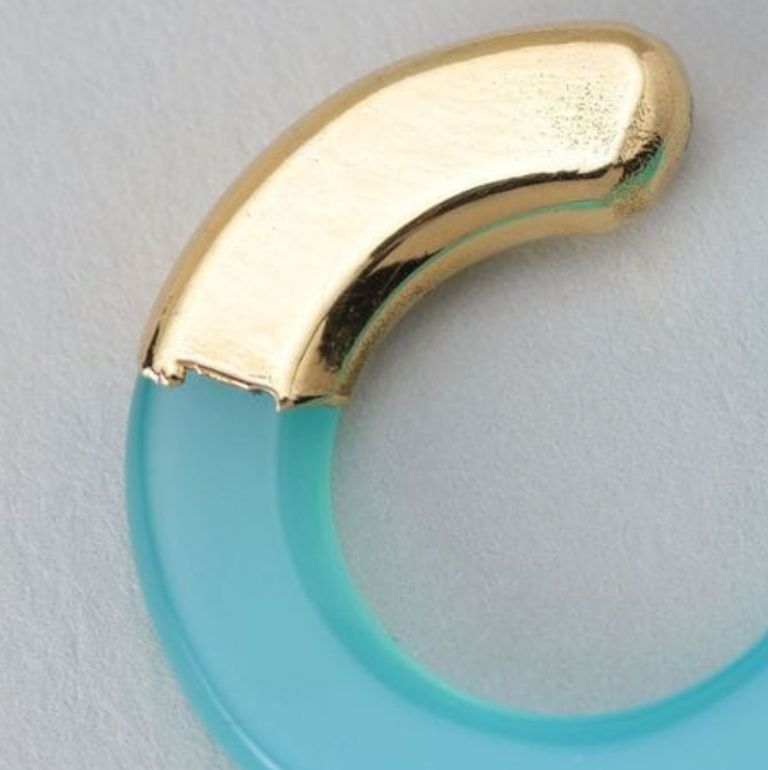 PREEK - 【残りわずか】Ukishima Sea Blue Chalcedony Ear Cuff