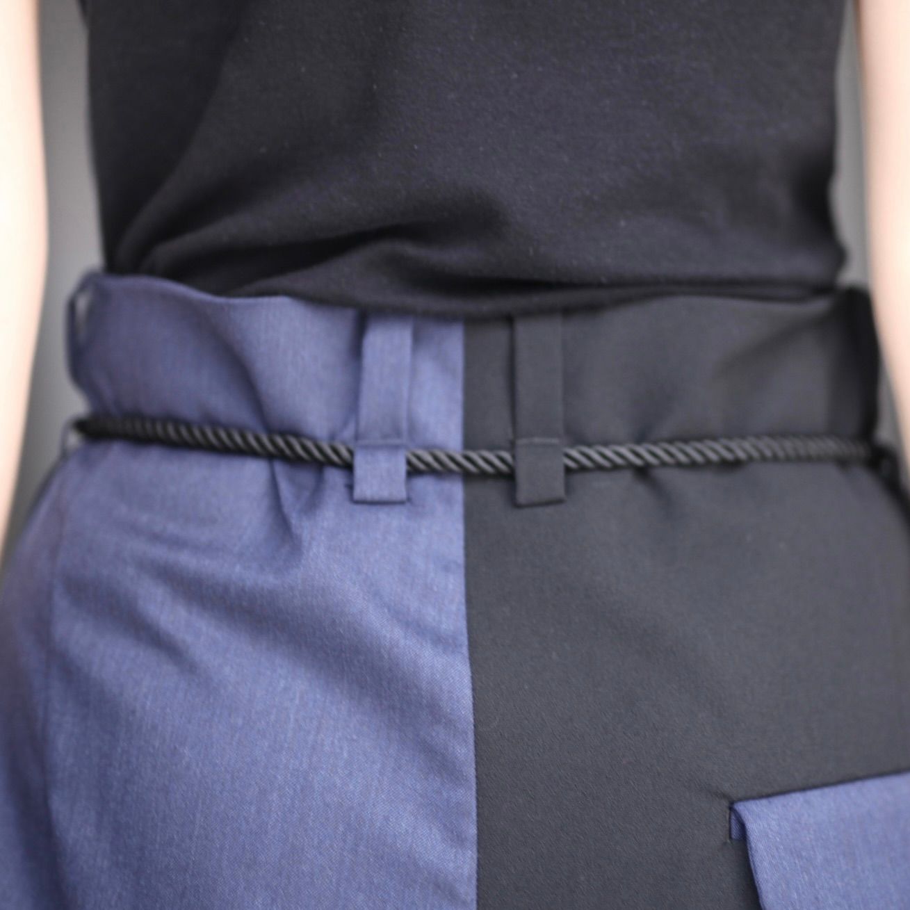 【残り一点】Bicolor Squeeze Slacks