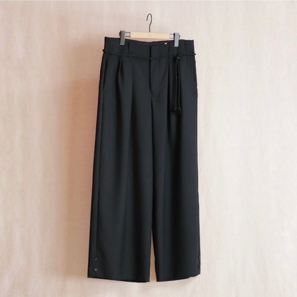 【残り一点】Squeeze Slacks