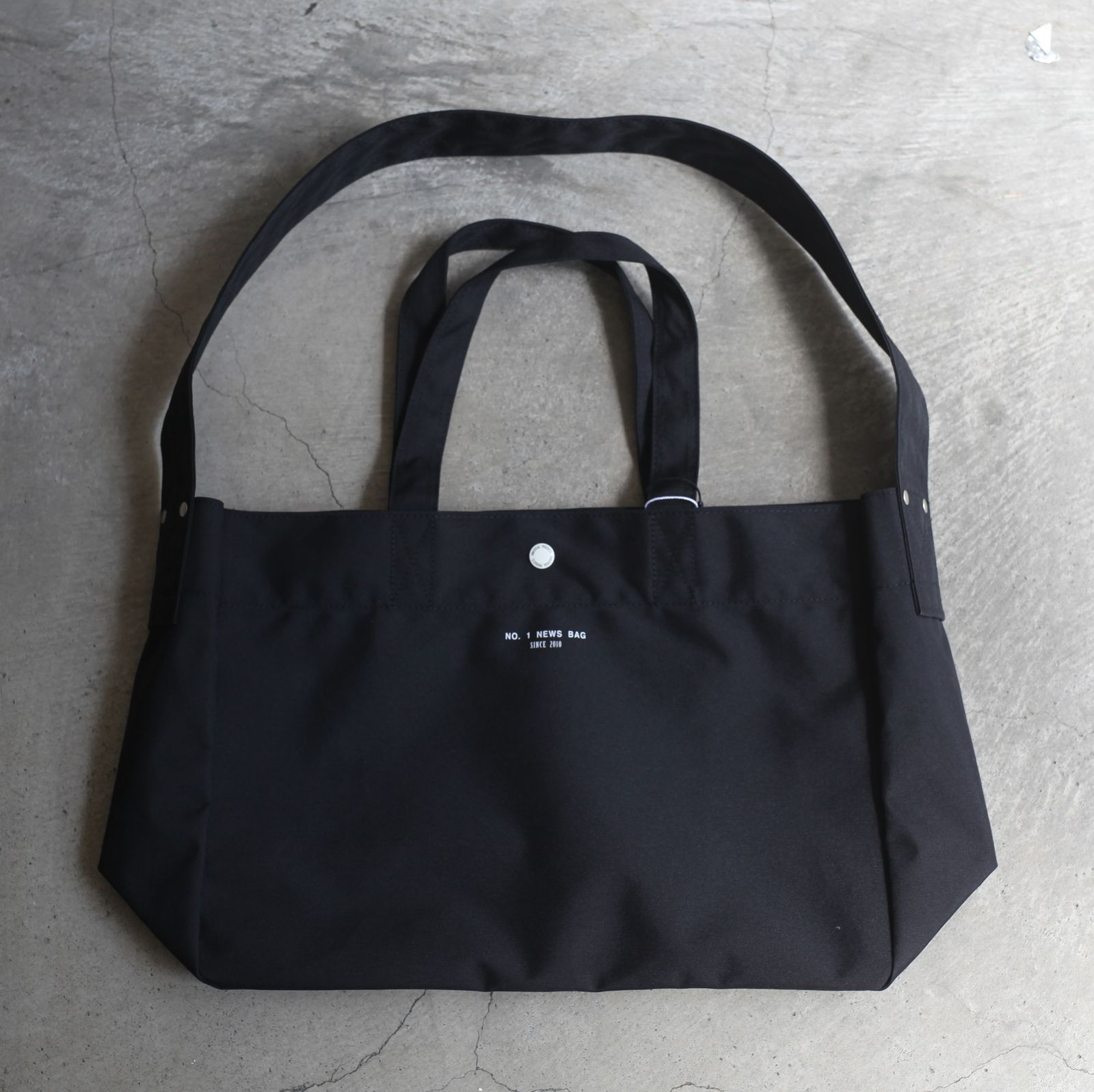 ユニバーサルプロダクツ1LDK別注 NYLON TAFFETA NEWS BAG