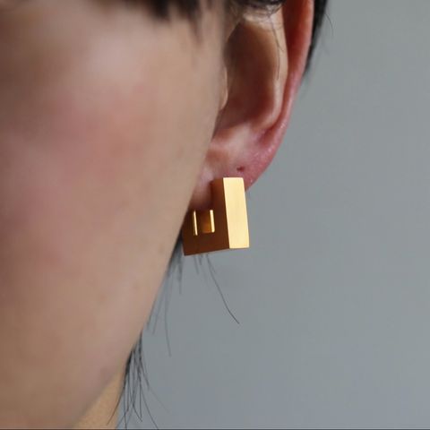 【残り一点】Square Hoops Satin Small(GOLD)