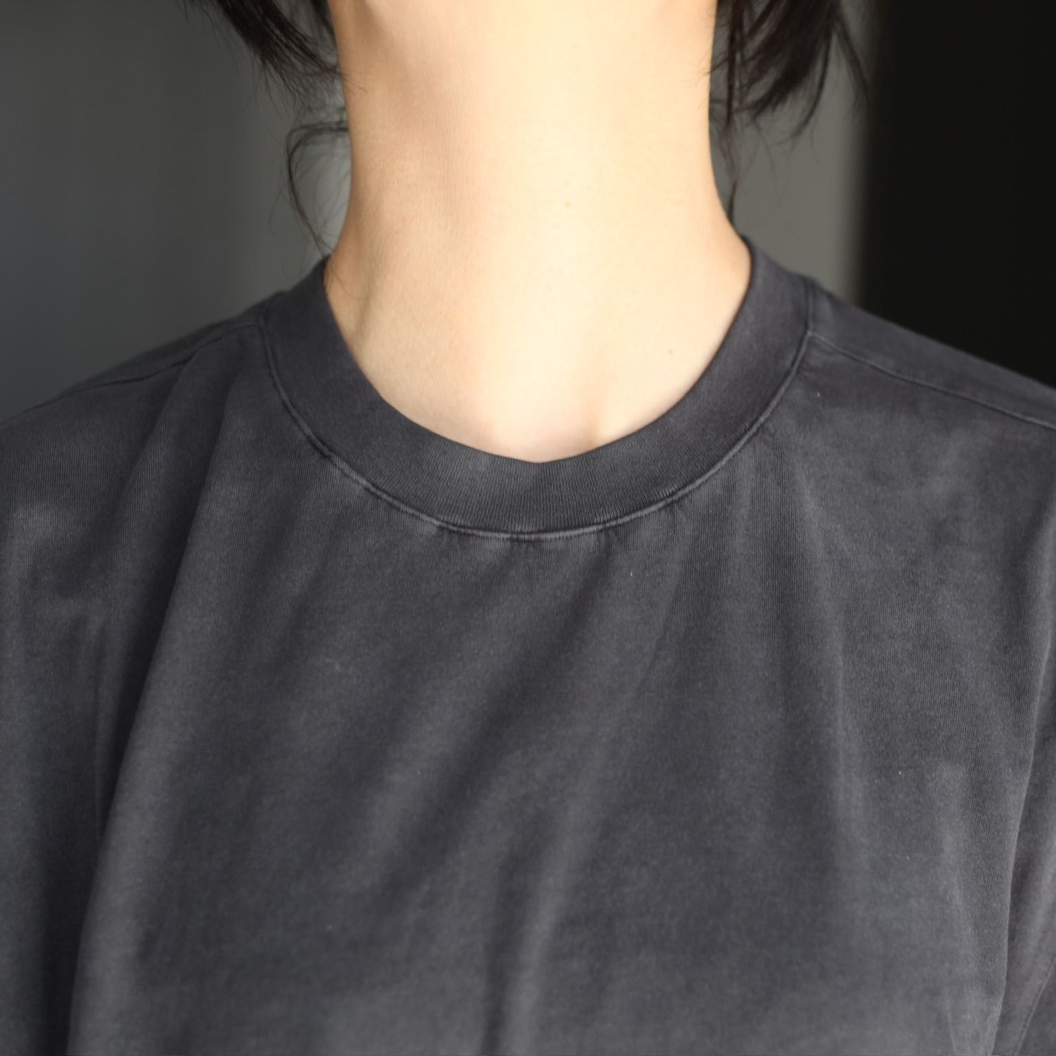 タイムレスな魅力【entire studios】ダーツ Tシャツ ENTIRE STUDIOS ダーツ Tシャツ | ニュートラル | FARFETCH JP