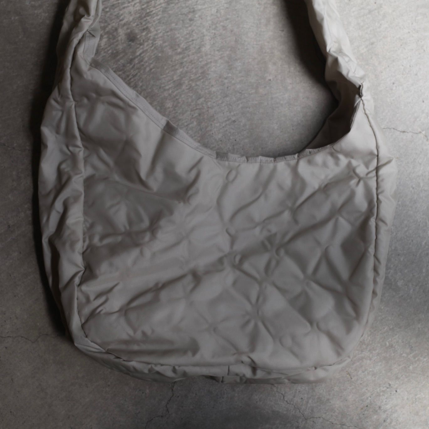 【再販売通知受付可能】All Leaf Vein Bag