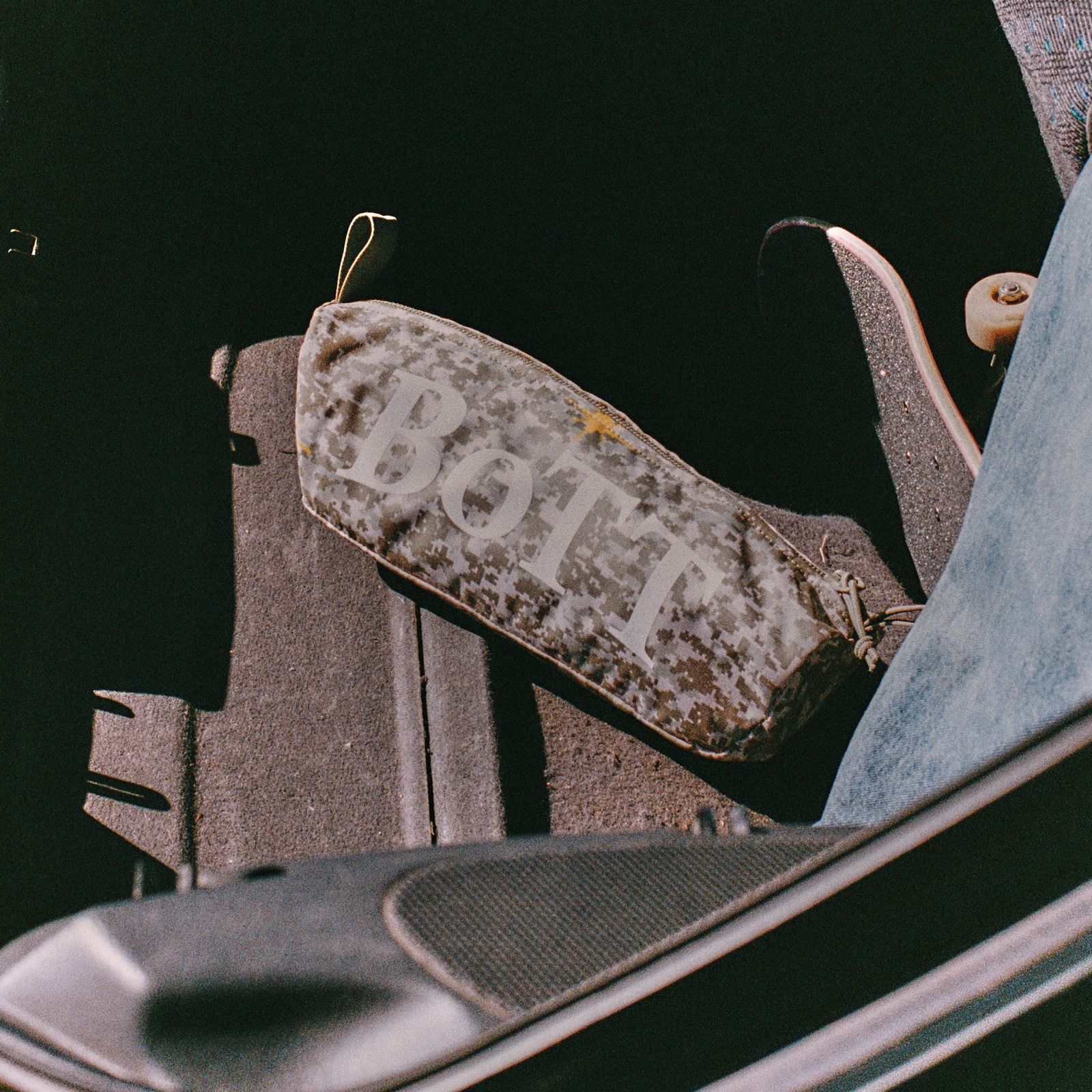 【残りわずか】BoTT×HELINOX Tac. Chair