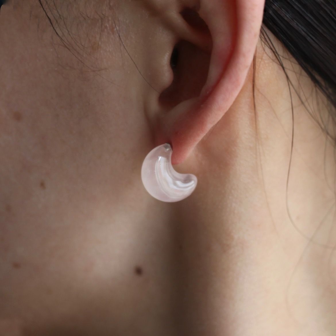 【残り一点】How Raw Stone Moon Hoop Earrings(両耳用）