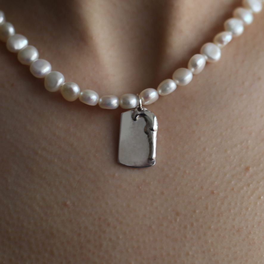 【お取り寄せ注文可能】Unisex Dog Tag Pearl Necklace