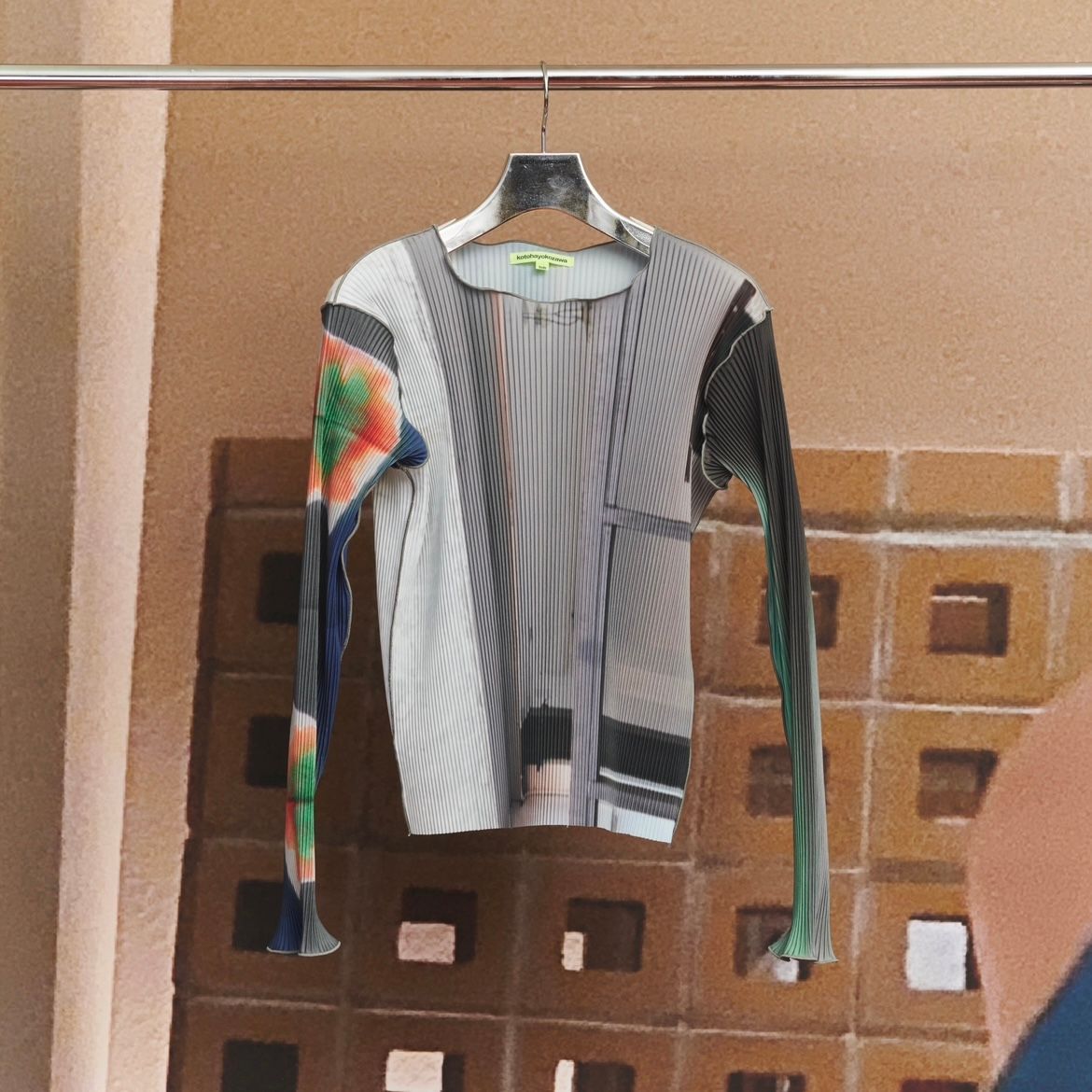【残り一点】Graphic Top