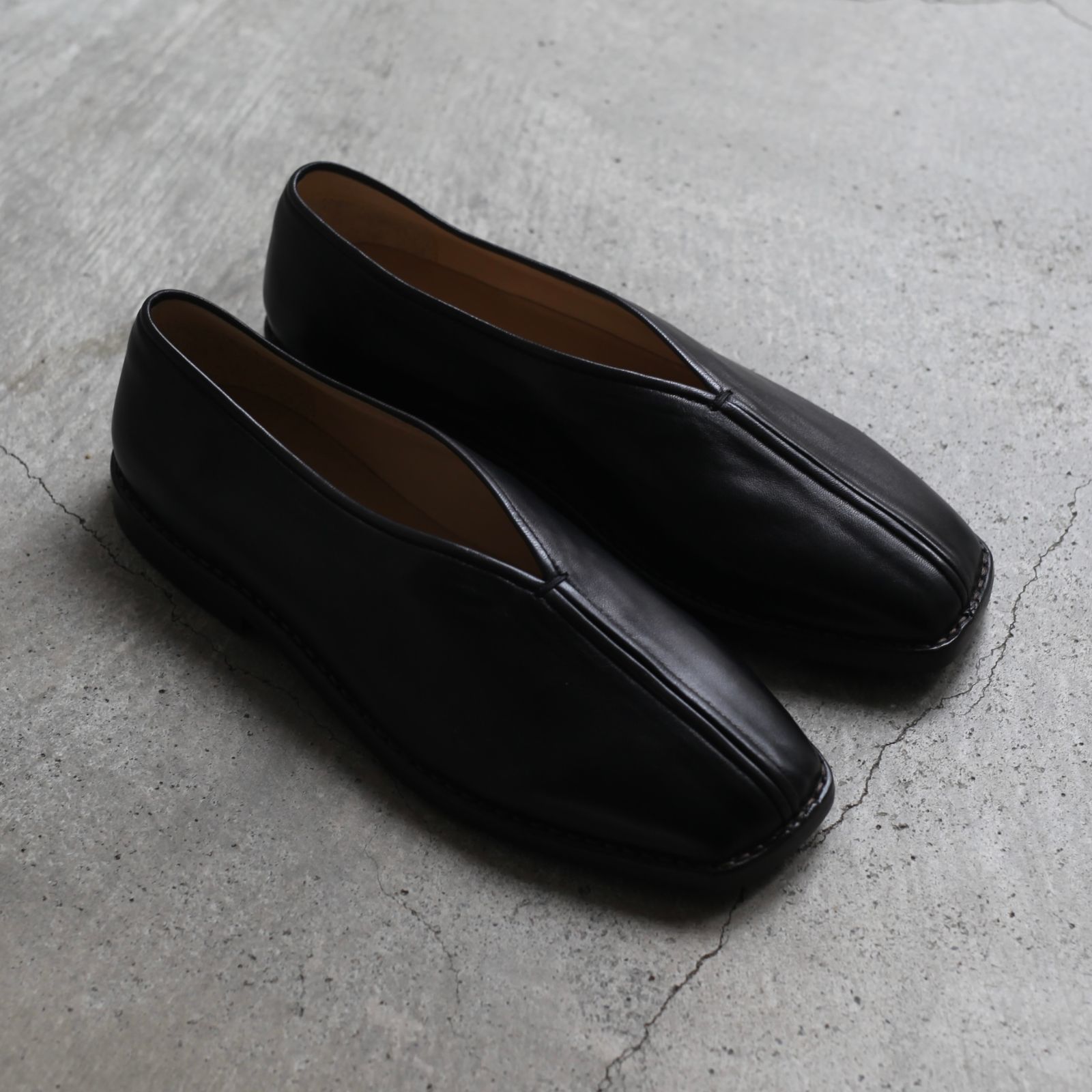 【残り一点】Flat Piped Slippers(LAMB LEATHER)
