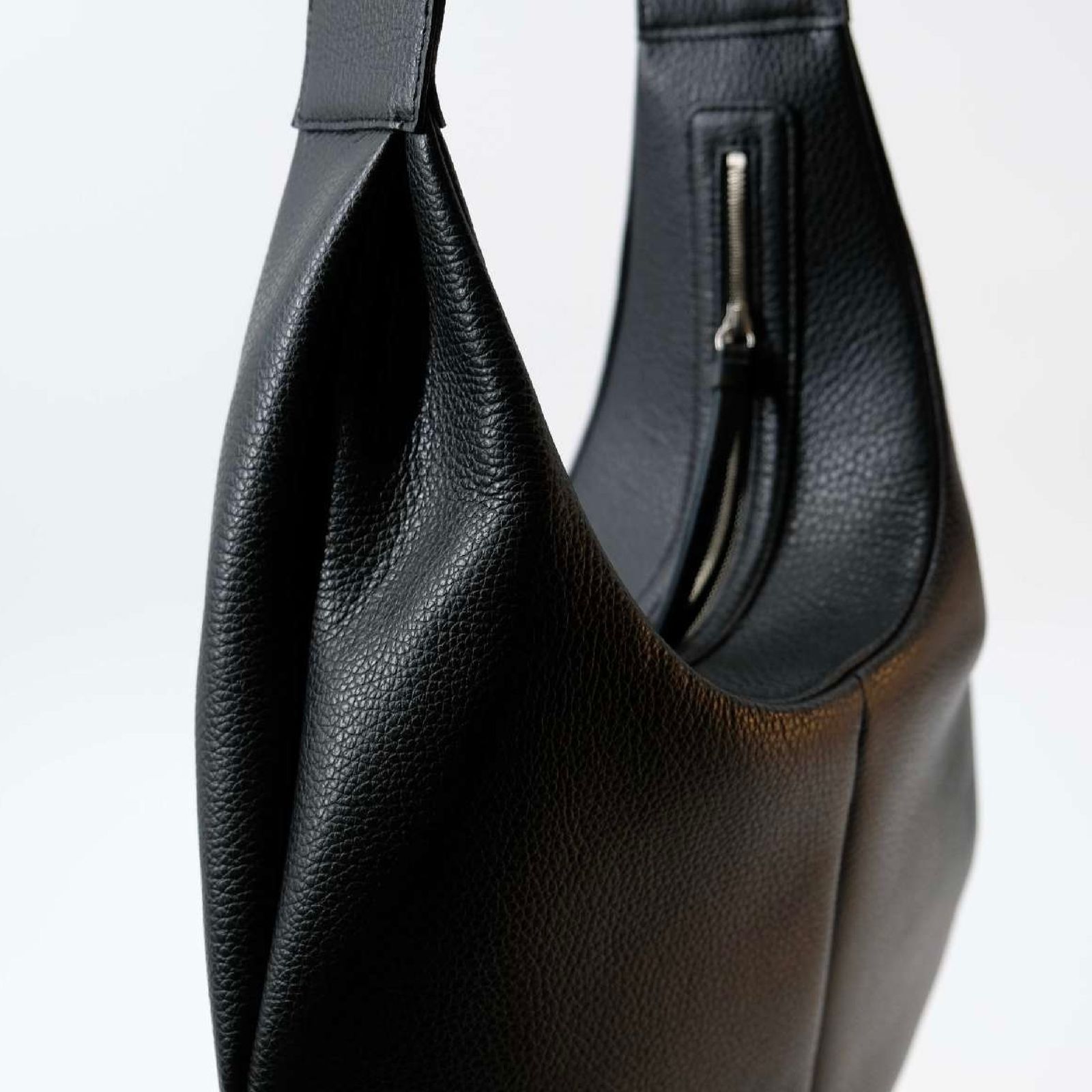 【残りわずか】Round Shoulder