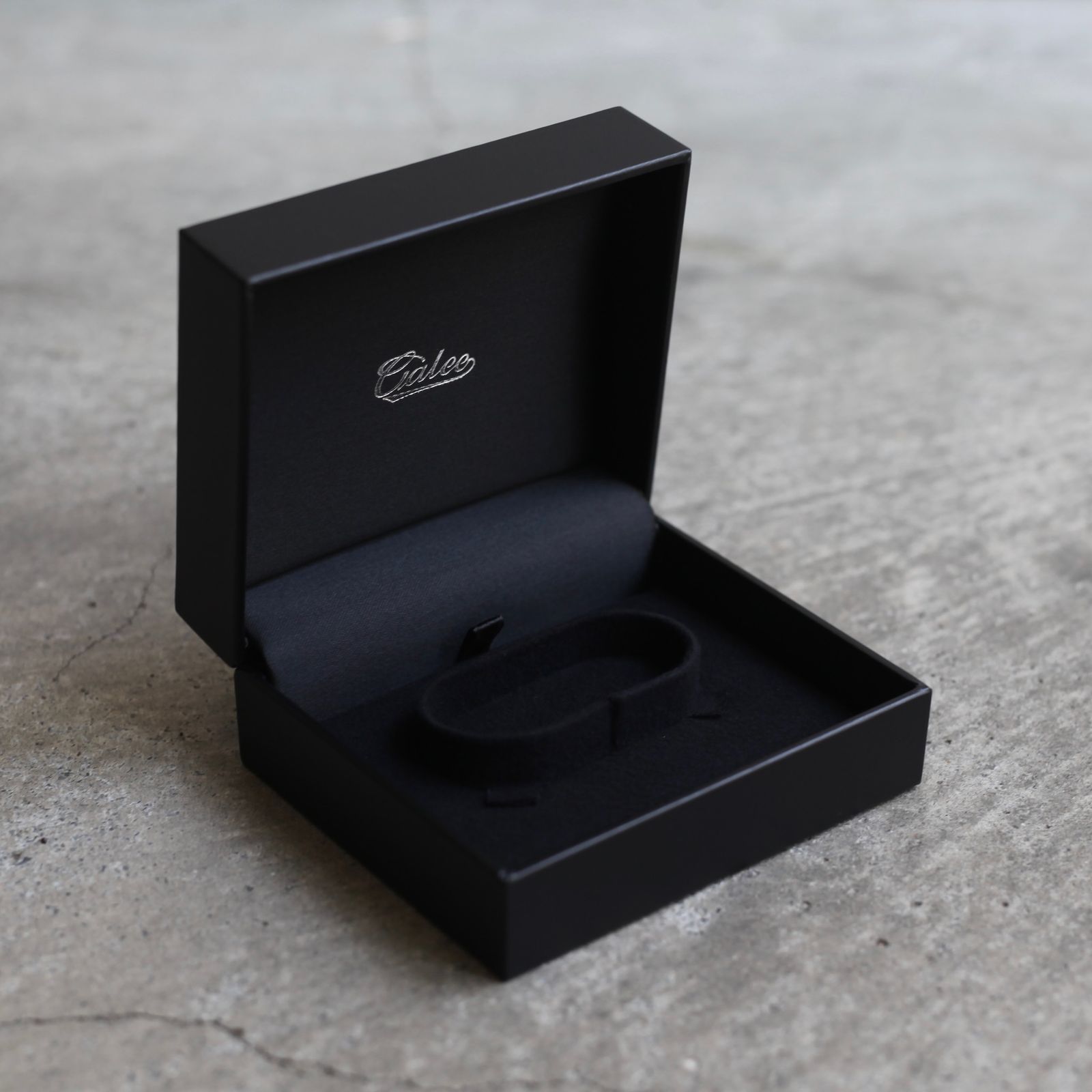 【残り一点】Calee Logo Silver Concho