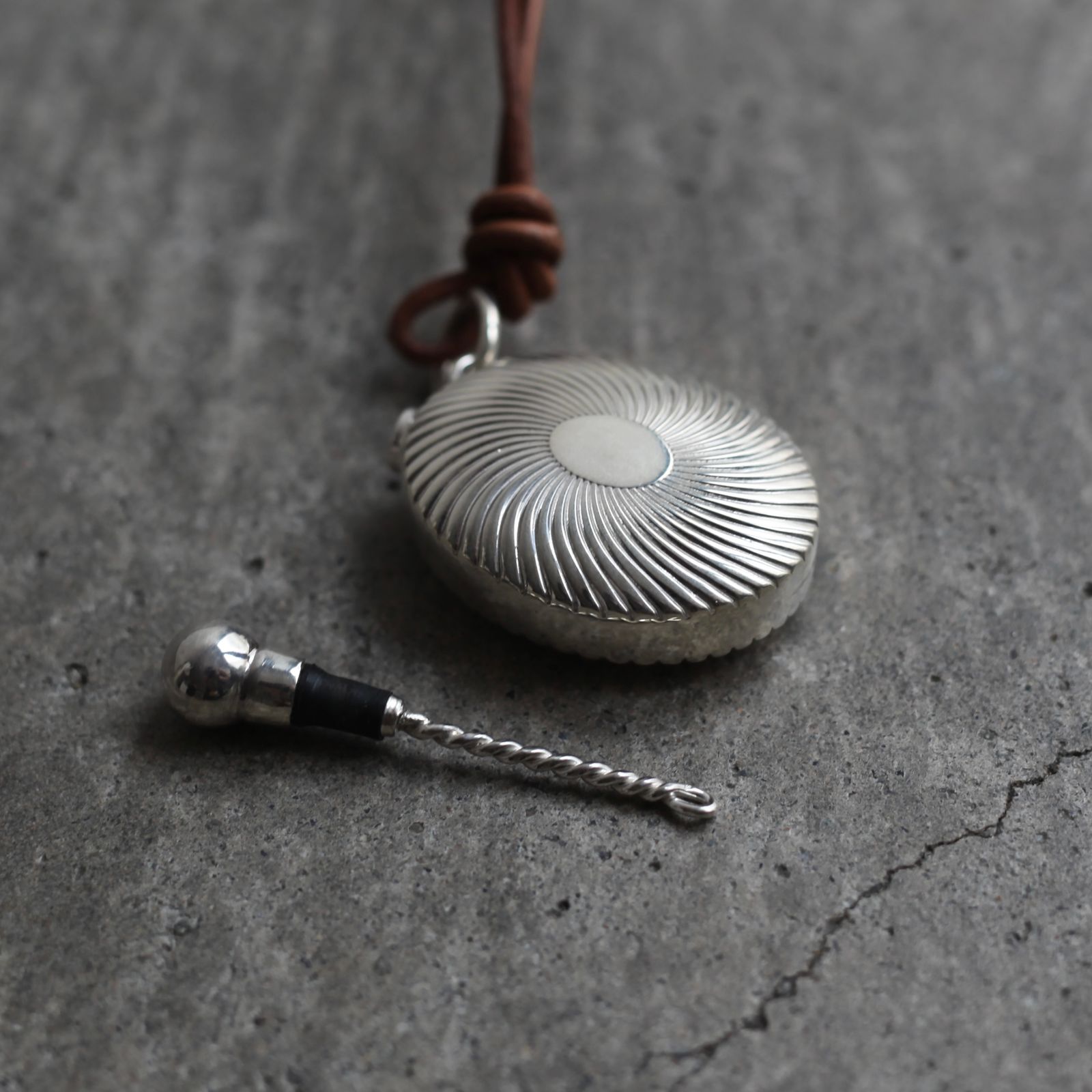 【残り一点】Victorian Perfume Bottle Necklace