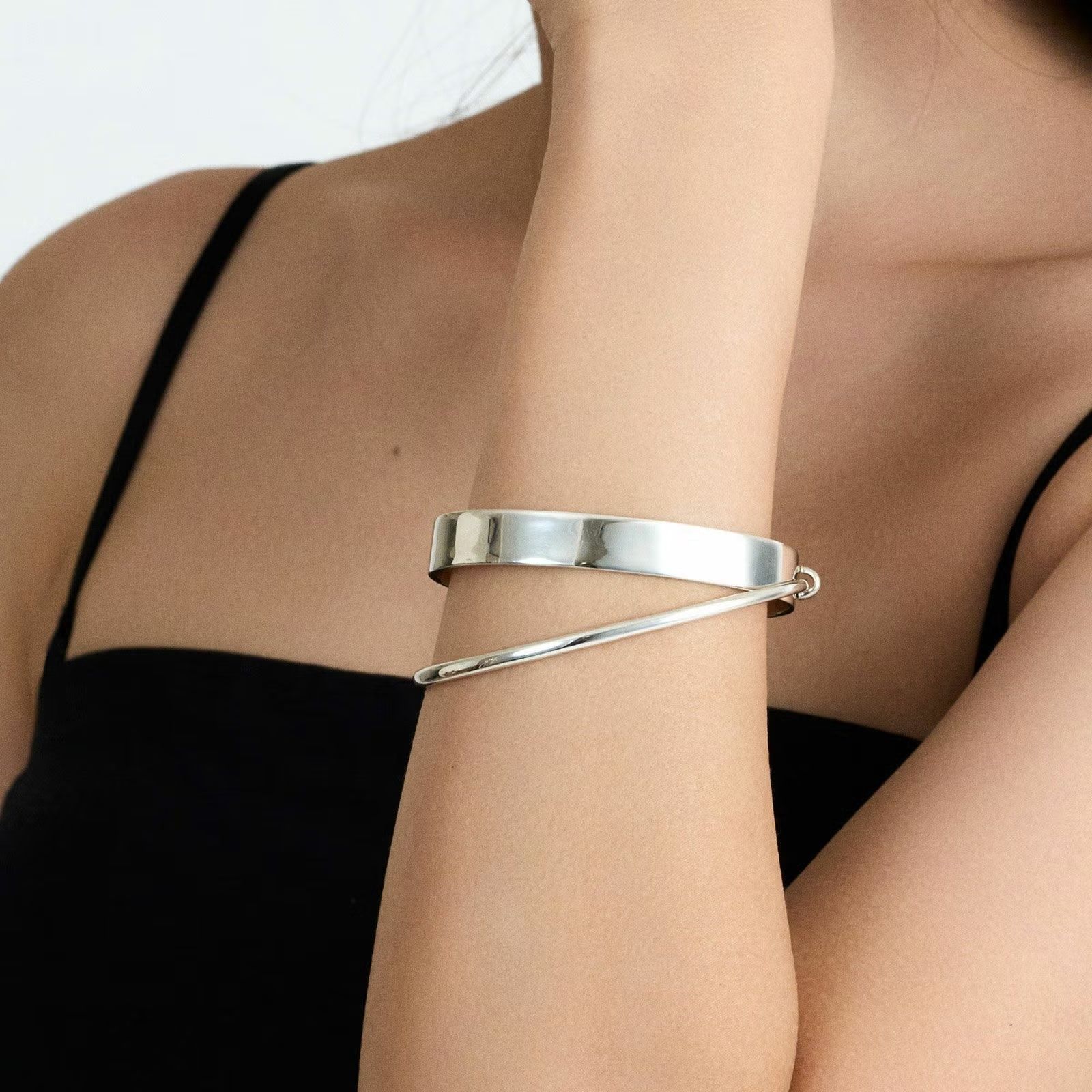 【お取り寄せ注文可能】Swing Bangle