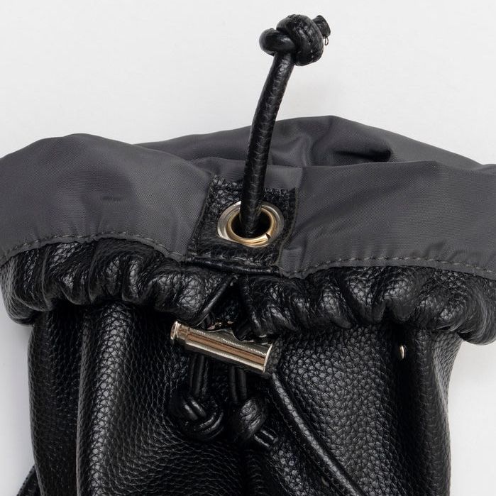 【残り一点】Studs Drawstring Mobile Tote Bag