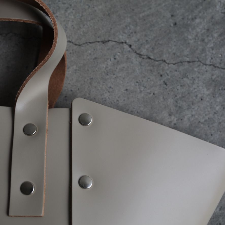 【次回入荷9月下旬予定】Assemble Hand Bag Wide_S(BEIGE)