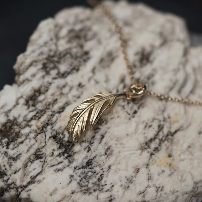 【お取り寄せ注文可能】Minuscule Feather_M(GOLD)