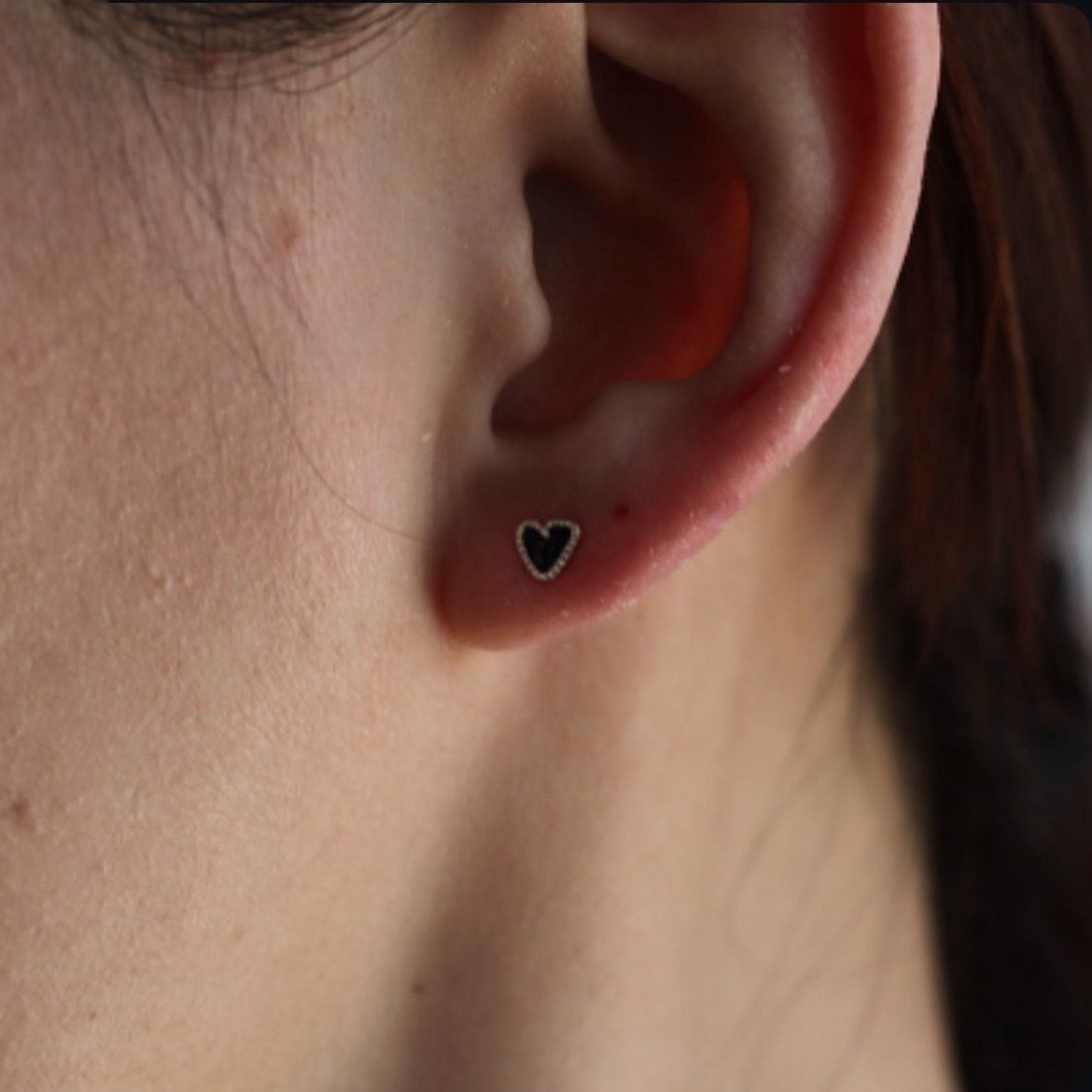 【残り一点】YU-KIN Tiny Heart Earrings(両耳用）