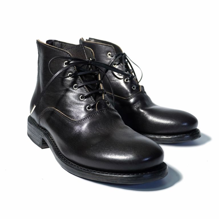 レザー種類 :  TWO-TONE HORSE(BLACK)
※商品ページ画像のレザー及び、仕様はサンプルとしてご覧ください。